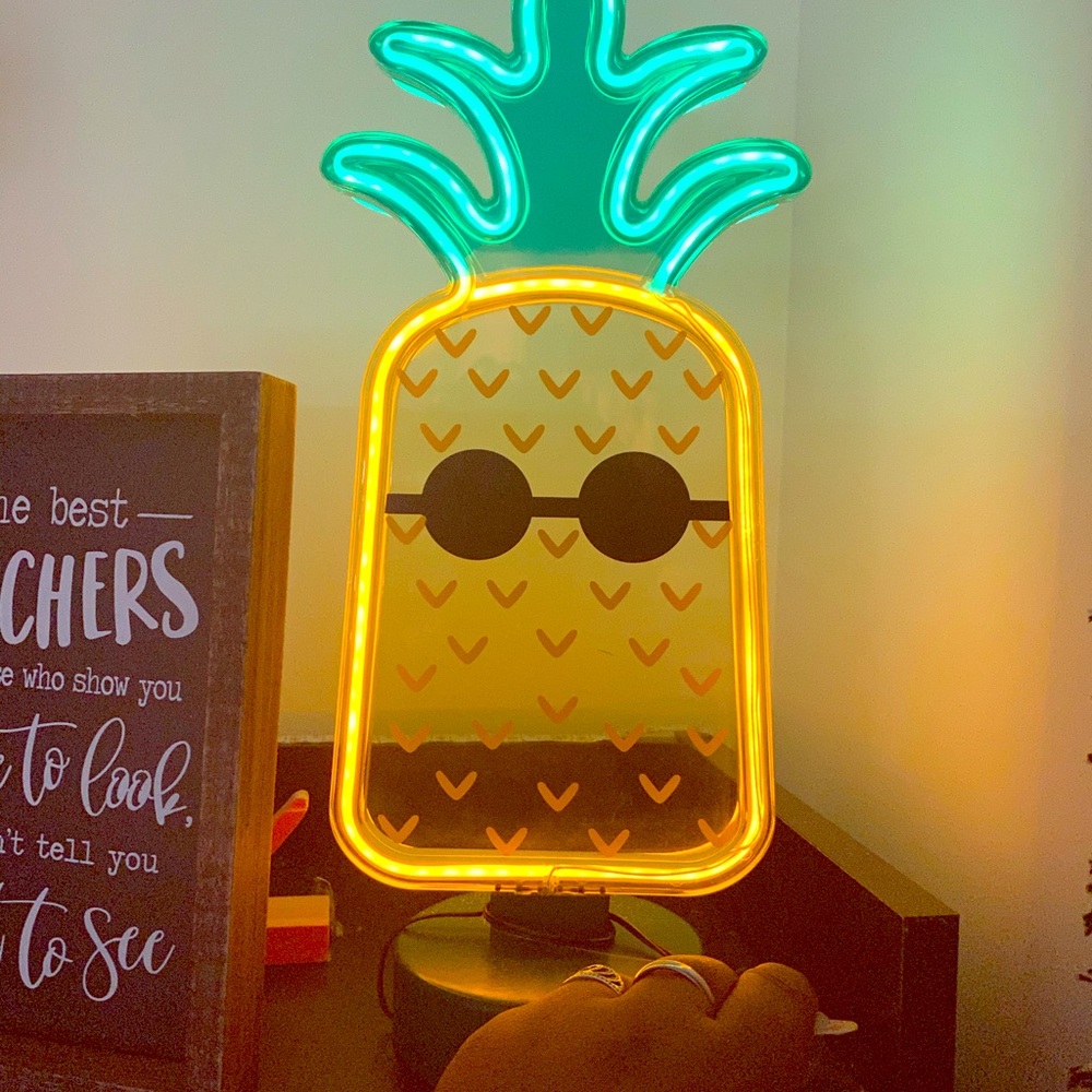 Pineapple Decor Light